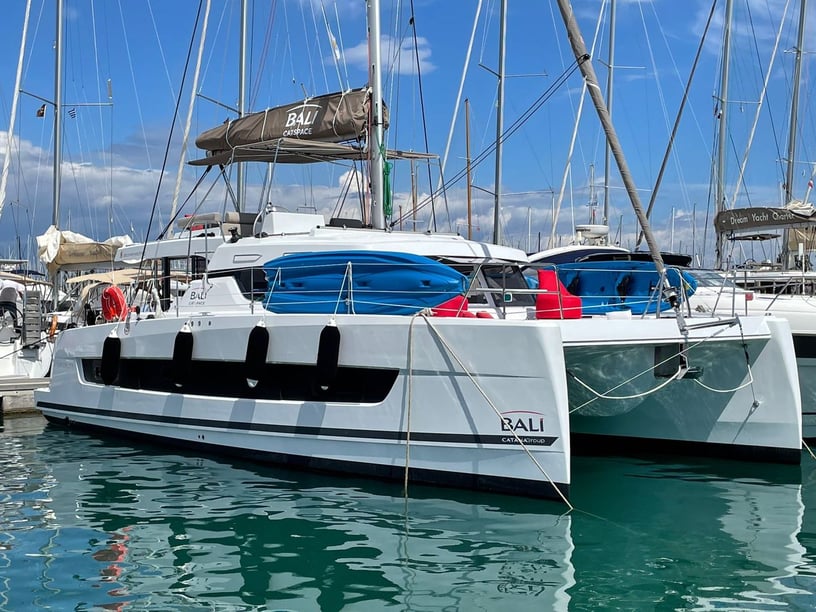 Volos Catamaran 4 cabin 12 berths 12 guests 12.45 m Listing Number: #17988