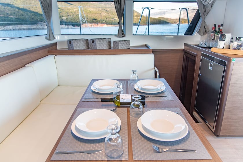 Preveza Catamaran Cabine 5  10  slaapplaatsen 10  gasten 11.74 m Lijstnummer: #17992 3