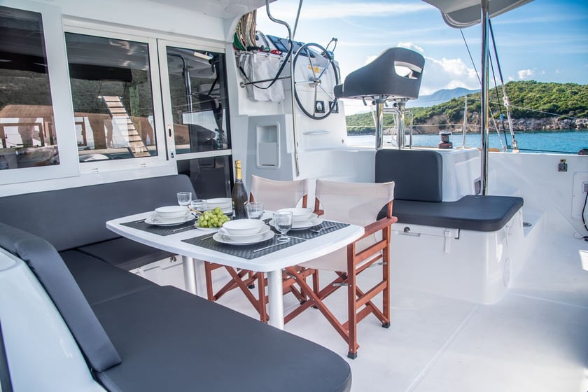 Preveza Catamaran Cabine 5  10  slaapplaatsen 10  gasten 11.74 m Lijstnummer: #17992 4