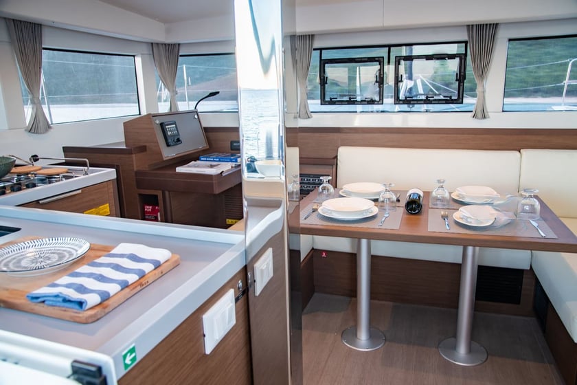 Preveza Catamaran Cabine 5  10  slaapplaatsen 10  gasten 11.74 m Lijstnummer: #17992 5