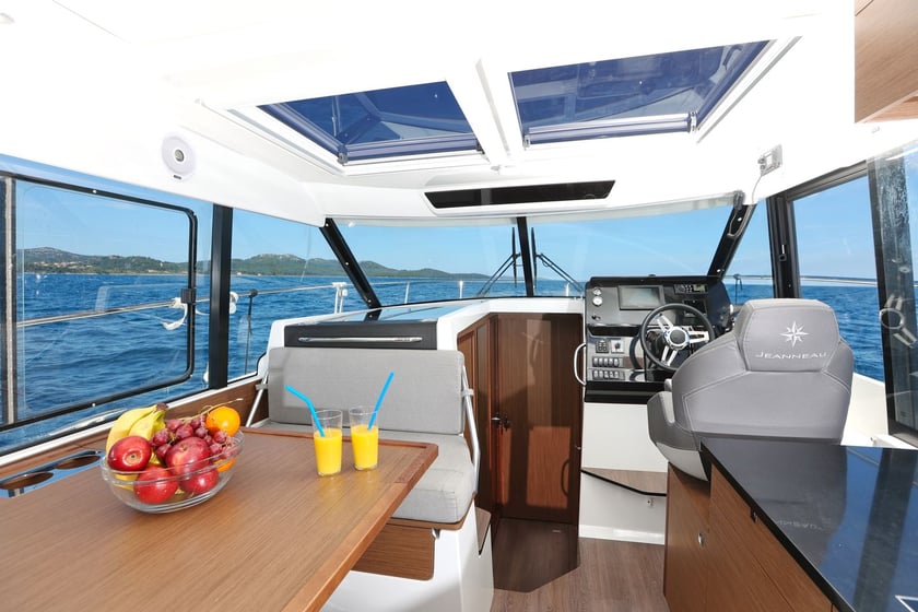 Zadar Motorboat 3 cabin 8 berths 8 guests 10.5 m Listing Number: #18010 5