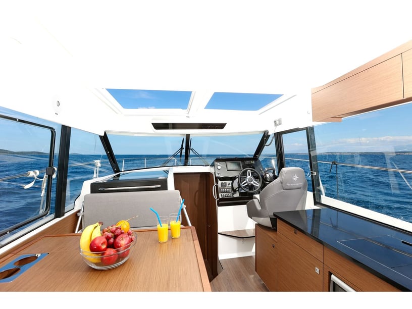 Zadar Motorboat 3 cabin 8 berths 8 guests 10.5 m Listing Number: #18010 2