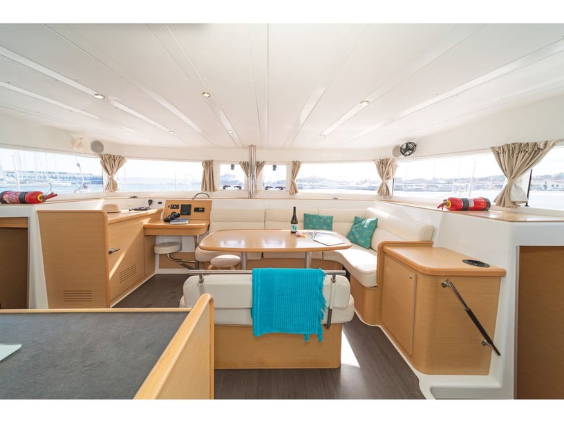 Lavrion Catamaran 6 cabin 10 berths 10 guests 12.61 m Listing Number: #18015 2