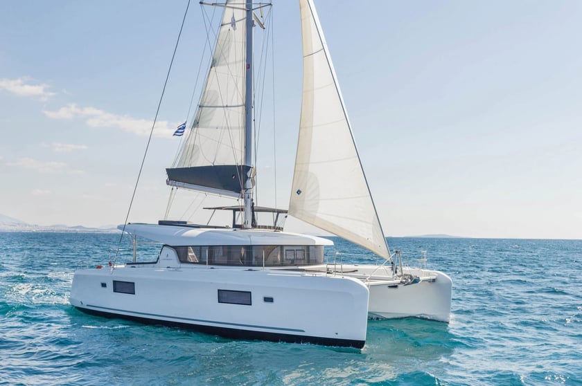 Atene Catamarano cabina 6  cuccette 10  10  ospiti 12.8 m Numero dell'inserzione: #18040 4