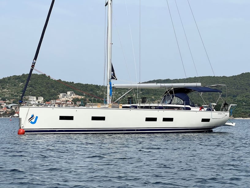 Salerne Voilier Cabine 5  Couchettes 10  Invités 12  17.56 m Numéro de l'annonce: #18062