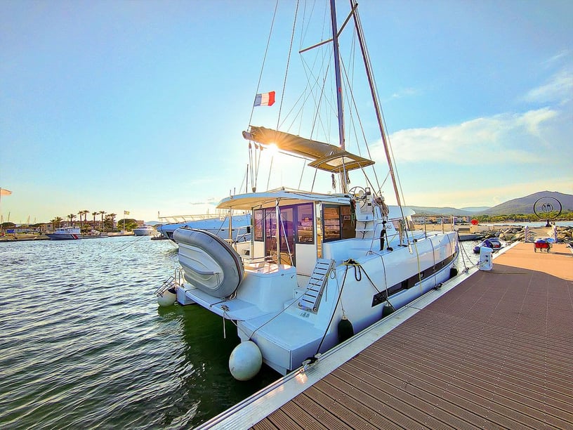 Grimaud Catamaran 3 cabin 6 berths 6 guests 12.35 m Listing Number: #18092 3