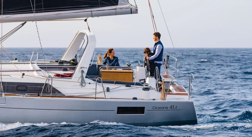 Grimaud Voilier Cabine 3  Couchettes 6  Invités 6  12.35 m Numéro de l'annonce: #18094 5