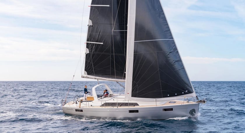 Grimaud Voilier Cabine 3  Couchettes 6  Invités 6  12.35 m Numéro de l'annonce: #18094 4