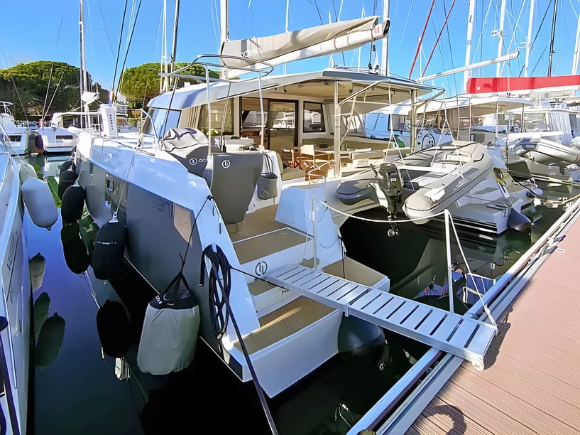 Cogolin Catamaran 4 cabin 7 berths 7 guests 13.79 m Listing Number: #18100