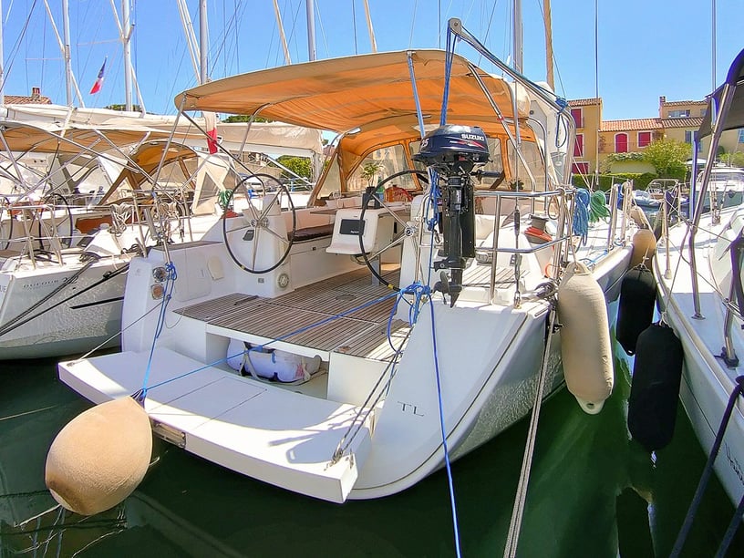 Grimaud Segelboot 3 Kabine 8 Liegeplätze 8 Gäste 13.5 m Nummer des Inserats: #18104