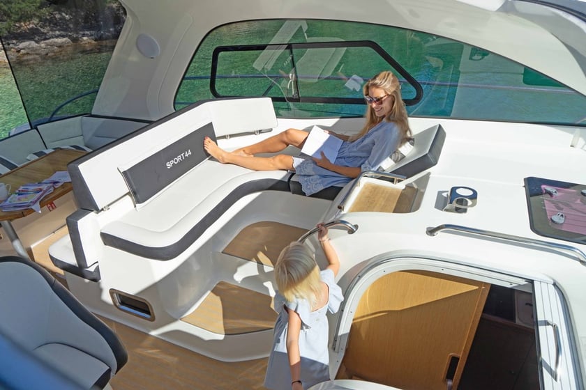 Sukosan Motorboot Cabine 3  6  slaapplaatsen 6  gasten 14.99 m Lijstnummer: #18105 4