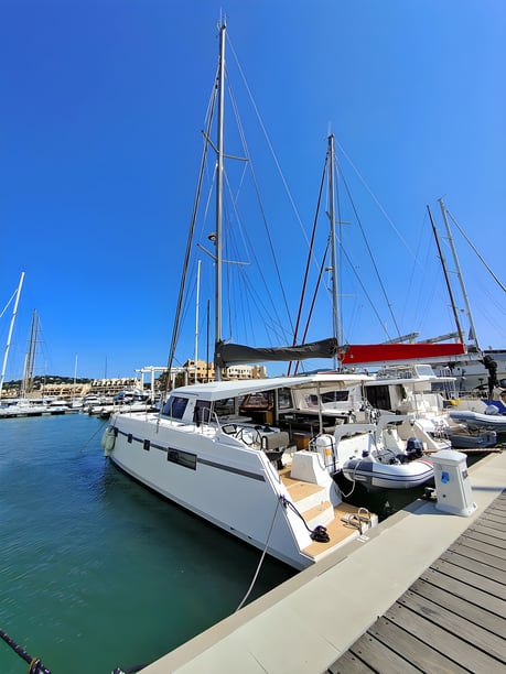 Cogolin Catamaran 6 cabin 10 berths 10 guests 13.8 m Listing Number: #18109 3