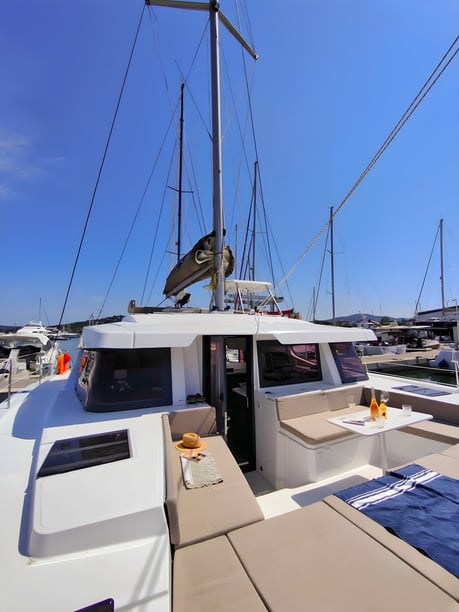 Cogolin Catamaran 4 cabin 8 berths 8 guests 13.48 m Listing Number: #18111 3