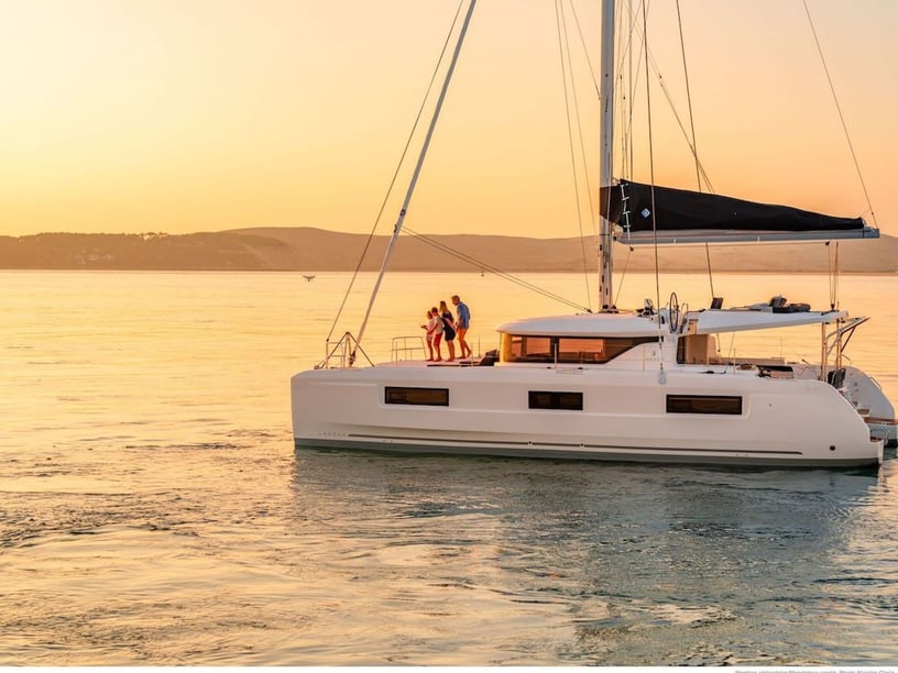 Portisco Catamaran 4 cabin 12 berths 12 guests 13.99 m Listing Number: #18126