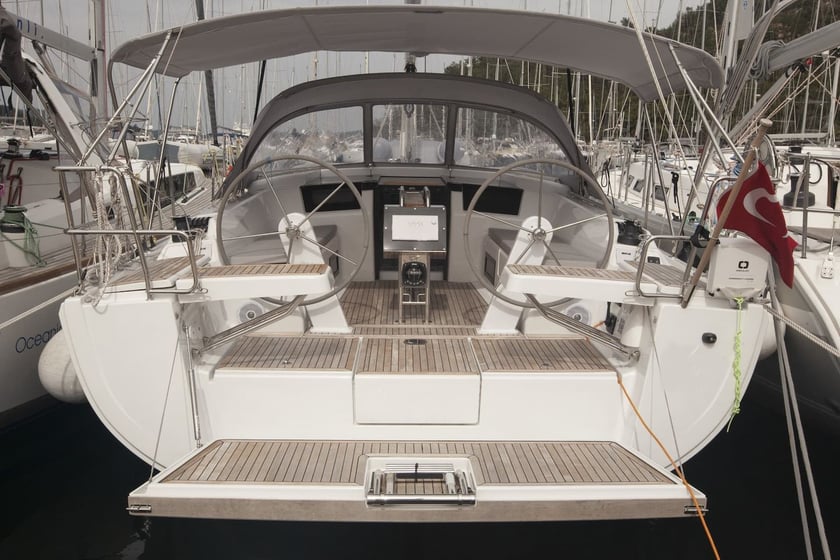 Orhaniye Zeilboot Cabine 3  7  slaapplaatsen 7  gasten 11.4 m Lijstnummer: #18150