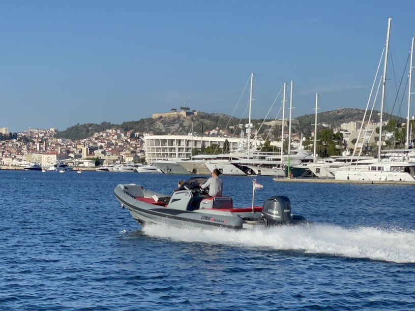 Sibenik Lancha motora   8  invitados 7.85 m Número de anuncio: #18179 2