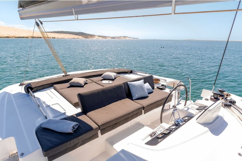 Gocek Catamaran Cabine 4  Couchettes 8  Invités 8  13.99 m Numéro de l'annonce: #18182 3