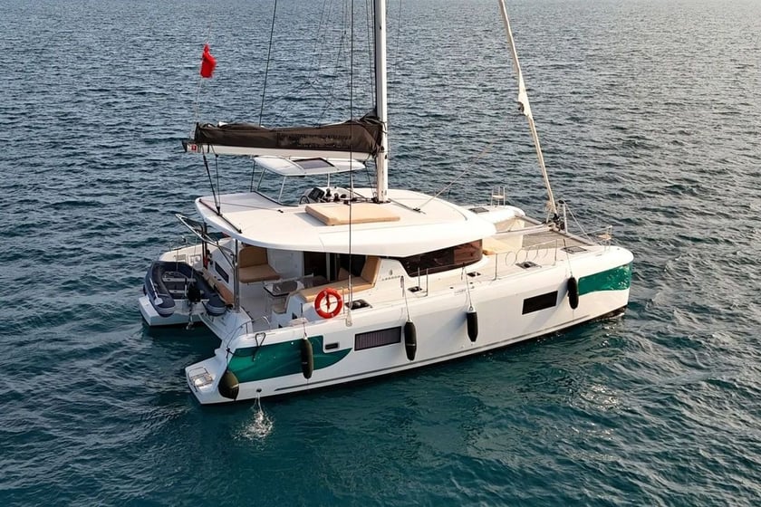 Marmaris Katamaran 5 kabin Konaklama 9 kişi Seyir 9 kişi 12.8 m İlan No: #18186