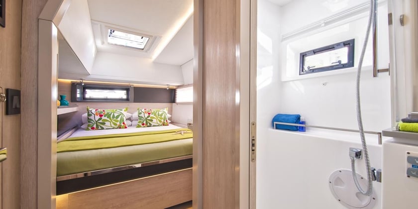 St Lucia - Castries Catamaran 5 cabin 10 berths 10 guests 13.72 m Listing Number: #18227 4