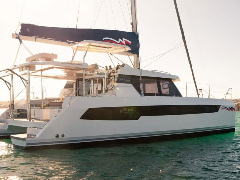 Marigot, Sint Maarten Catamaran Cabine 3  8  slaapplaatsen 10  gasten 12.67 m Lijstnummer: #18238