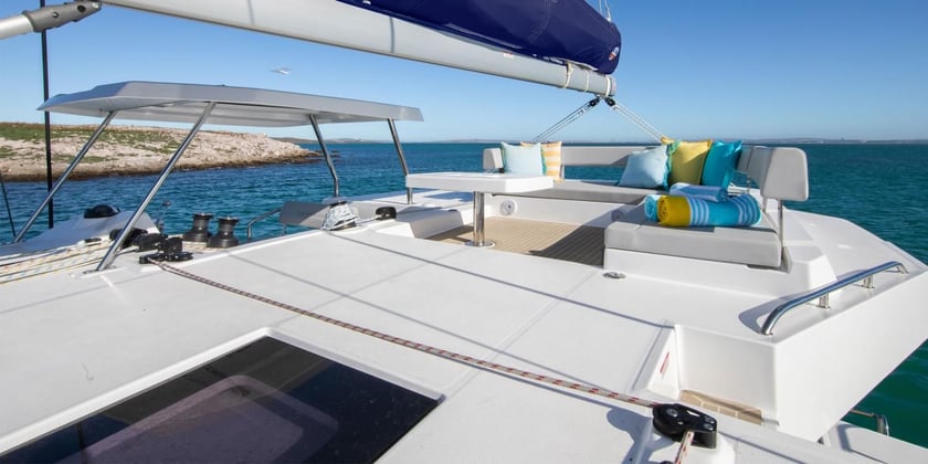Road Town Catamaran 3 cabin 8 berths 10 guests 12.67 m Listing Number: #18327 3