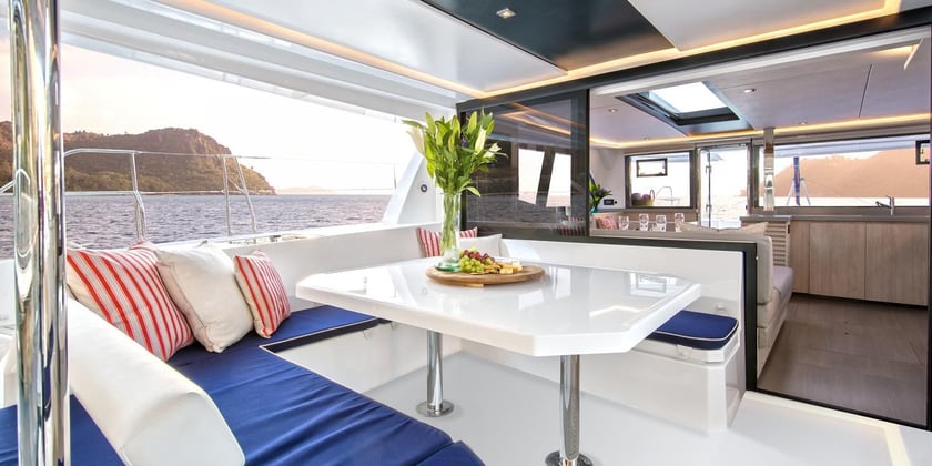 Road Town Catamaran Cabine 5  10  slaapplaatsen 10  gasten 13.72 m Lijstnummer: #18332 3