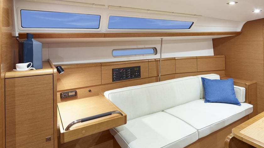 Marina Sailboat 3 cabin 7 berths 7 guests 11.34 m Listing Number: #18363 5