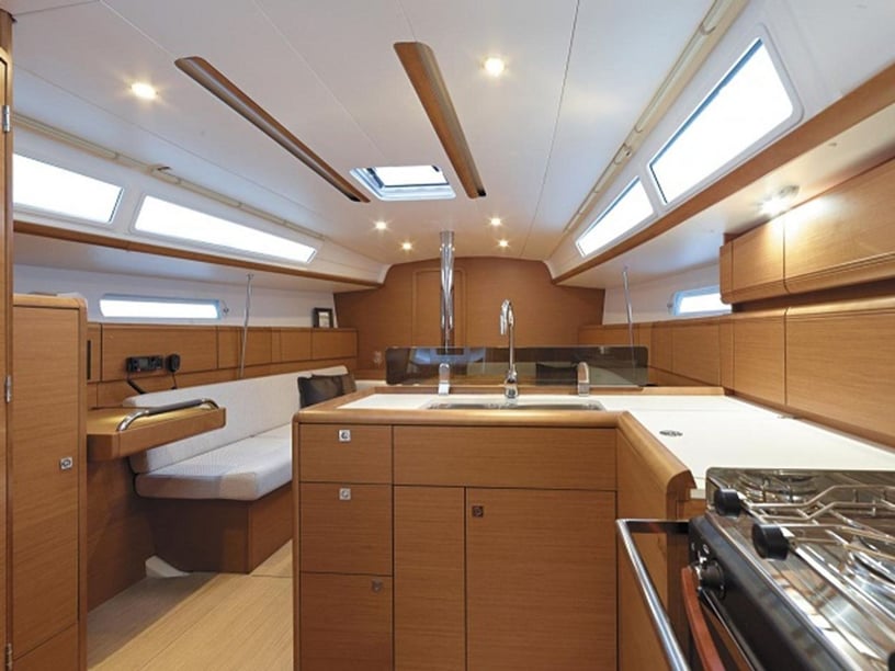 Marina Sailboat 3 cabin 7 berths 7 guests 11.34 m Listing Number: #18363 2