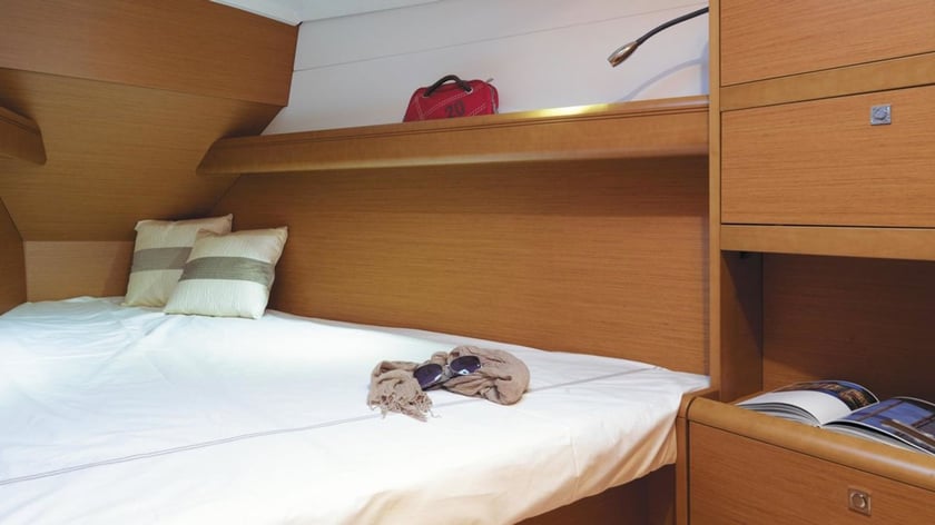 Marina Sailboat 3 cabin 7 berths 7 guests 11.34 m Listing Number: #18363 3