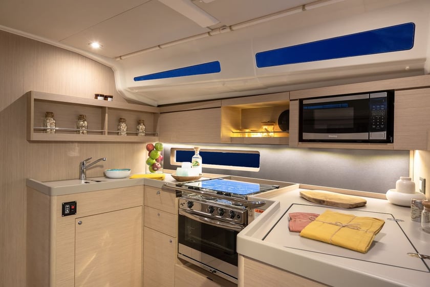 Dubrovnik Segelboot 3 Kabine 6 Liegeplätze 6 Gäste 12.87 m Nummer des Inserats: #18375 5