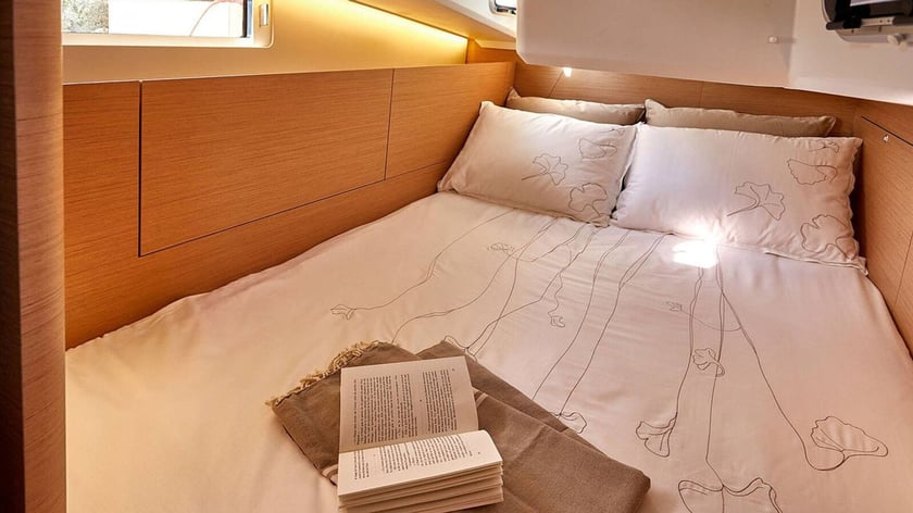 Corfu Sailboat 3 cabin 8 berths 8 guests 12.35 m Listing Number: #18380 4