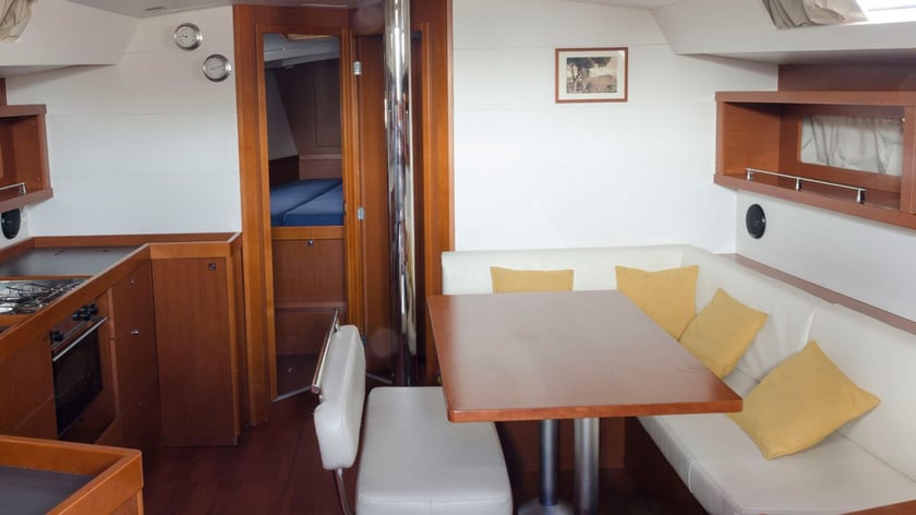 Procida Velero Cabina 4  10  literas 10  invitados 13.85 m Número de anuncio: #18410 5