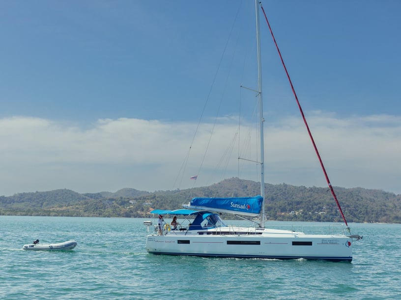 Marigot, St. Martin Segelboot 4 Kabine 10 Liegeplätze 10 Gäste 13.39 m Nummer des Inserats: #18461