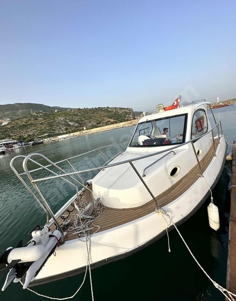 Kucukyali Yacht a motore   5  ospiti 7.5 m Numero dell'inserzione: #18535