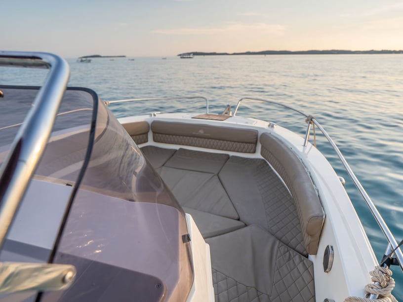 Pula Motorboot   12  gasten 7.7 m Lijstnummer: #18542 4