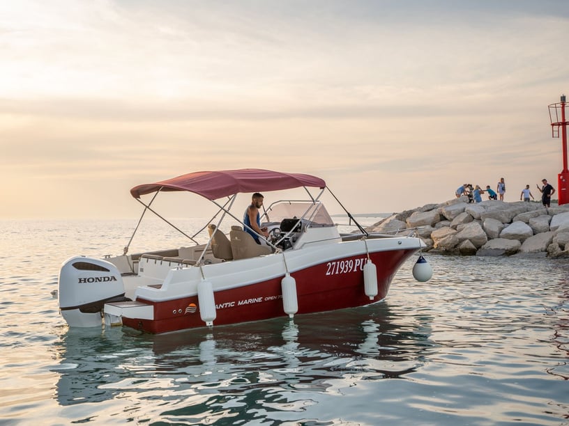 Pula Motorboot   12  gasten 7.7 m Lijstnummer: #18542