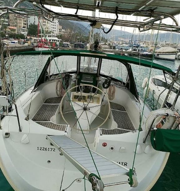 Izmir Sailboat 2 cabin 4 berths 4 guests 10.62 m Listing Number: #18543 5