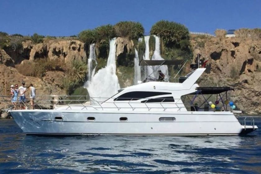 Antalya Motorjacht Cabine 2  4  slaapplaatsen 8  gasten 55 ft Lijstnummer: #18574