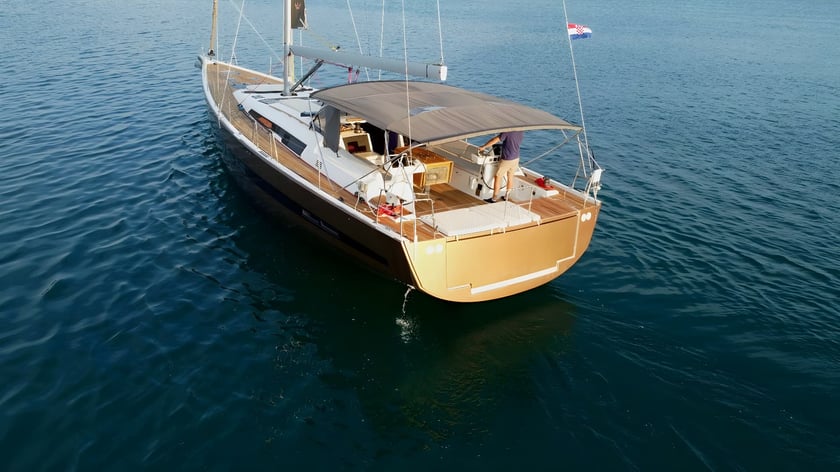 Pirovac Sailboat 5 cabin 11 berths 11 guests 17.15 m Listing Number: #18604