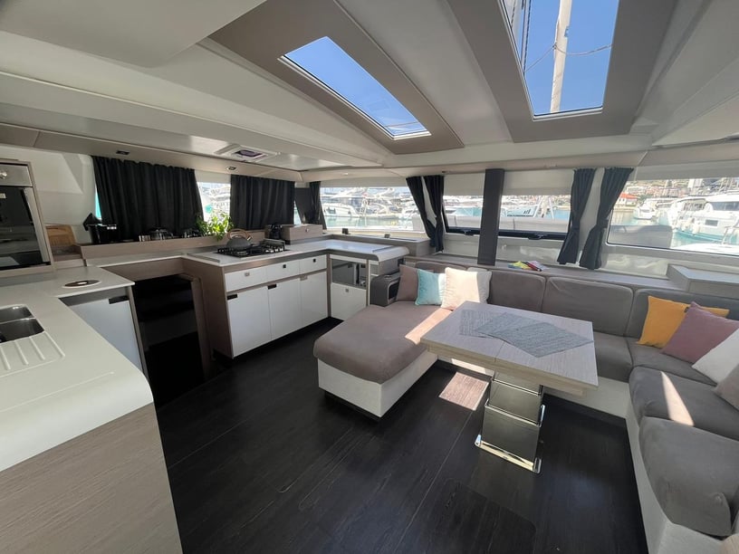 Seget Donji Catamarano cabina 3  cuccette 8  10  ospiti 13.45 m Numero dell'inserzione: #18625 3