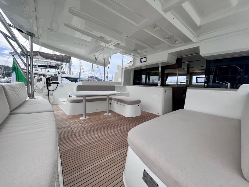 Capo d'Orlando Katamaran 4 Kabine 8 Liegeplätze 10 Gäste 13.99 m Nummer des Inserats: #18627 5