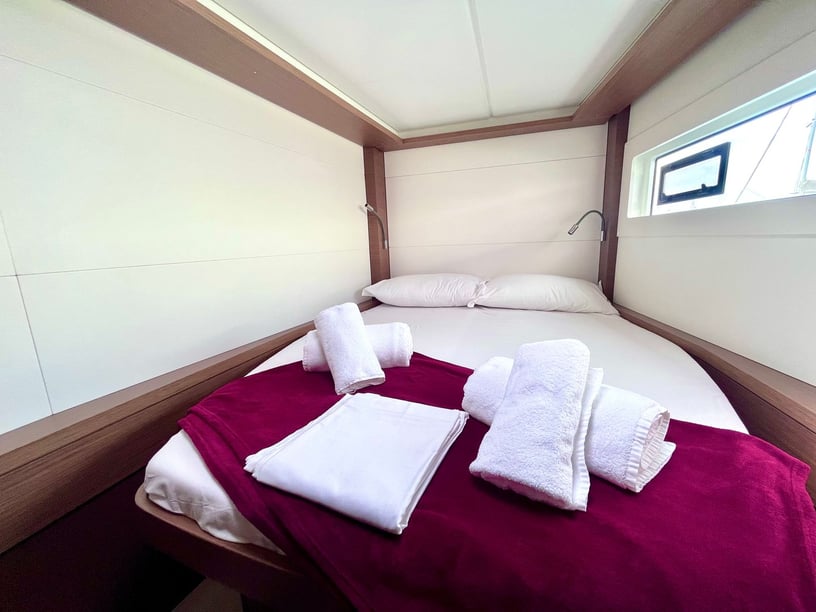 Capo d'Orlando Katamaran 4 Kabine 8 Liegeplätze 10 Gäste 13.99 m Nummer des Inserats: #18627 4