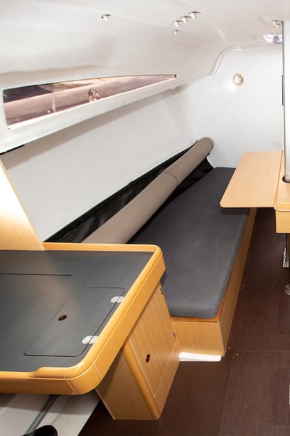 La Trinité sur Mer Segelboot 2 Kabine 6 Liegeplätze 6 Gäste 9.79 m Nummer des Inserats: #18634 5