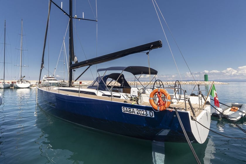 Porto Rotondo Zeilboot Cabine 3  6  slaapplaatsen 6  gasten 16.7 m Lijstnummer: #18639