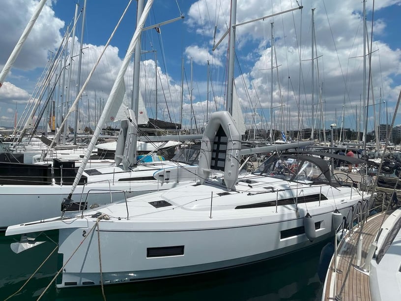 Atene Barca a vela cabina 4  cuccette 10  10  ospiti 12.87 m Numero dell'inserzione: #18651 3