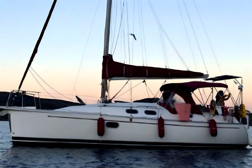 Izmir Sailboat 1 cabin 3 berths 4 guests 10.2 m Listing Number: #18654