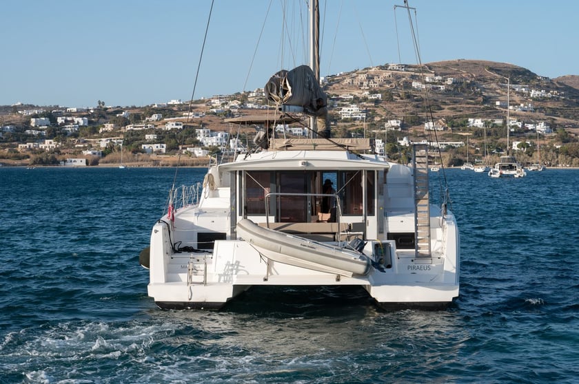 Paros Catamaran Cabine 6  Couchettes 10  Invités 10  13.5 m Numéro de l'annonce: #18658 5