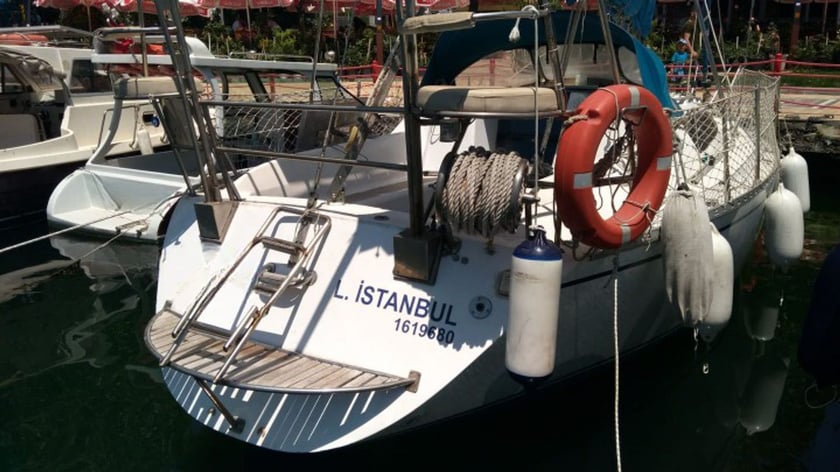 Kadıköy Yelkenli 2 kabin Konaklama 4 kişi Seyir 4 kişi 31 ft İlan No: #18676 2