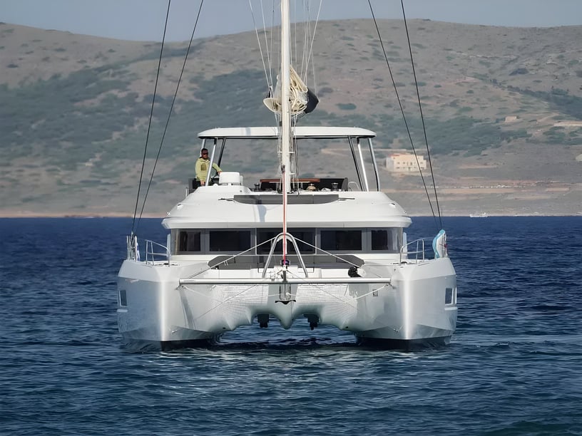 Lavrion Catamarán Cabina 4  8  literas 8  invitados 16.56 m Número de anuncio: #18680 4