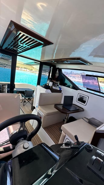 Çeşme Yacht à moteur Cabine 2  Couchettes 4  Invités 8  11 m Numéro de l'annonce: #18717 4